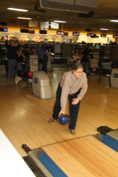 2008-Jan_bowling/images_large/2008-1-29_9_Bonnie.jpg