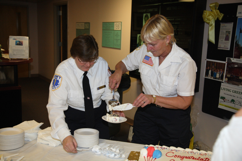 2008_emtgraduation/images_large/2008-11-18_squad_EMT_class_graduation_11_Cindy_Orlandi_Alice_Freeman.jpg