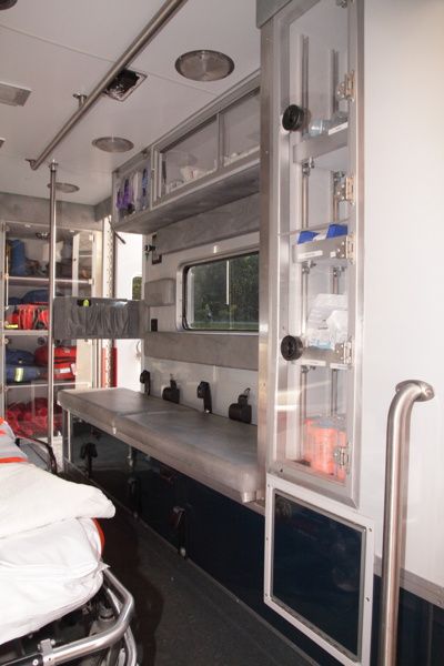 2014_ambulance/images_large/2014-06-02_horton_to_remount-10.jpg