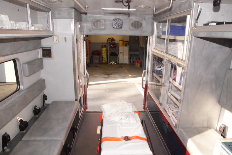 2014_ambulance/images_large/2014-06-02_horton_to_remount-11.jpg