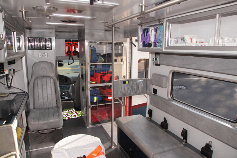 2014_ambulance/images_large/2014-06-02_horton_to_remount-12.jpg