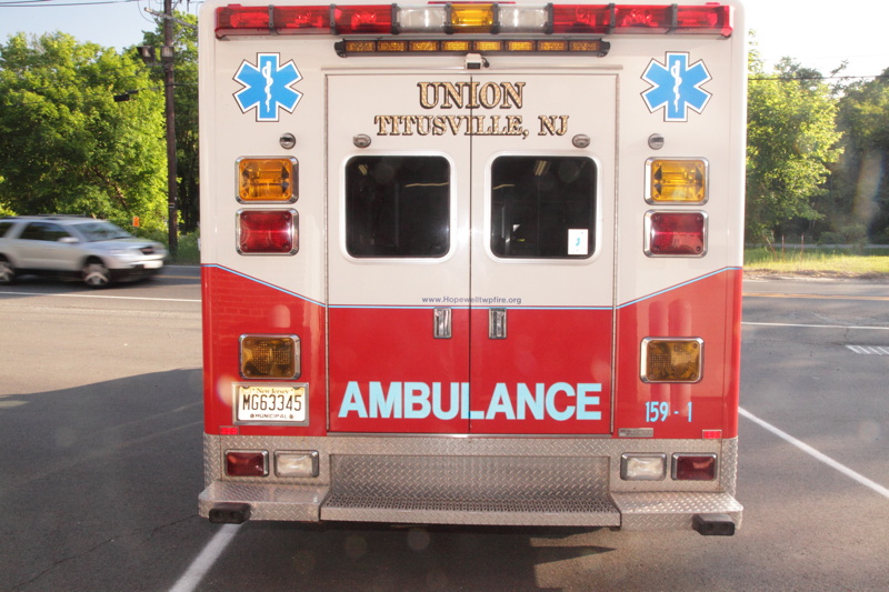 2014_ambulance/images_large/2014-06-02_horton_to_remount-13.jpg