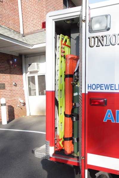 2014_ambulance/images_large/2014-06-02_horton_to_remount-5.jpg