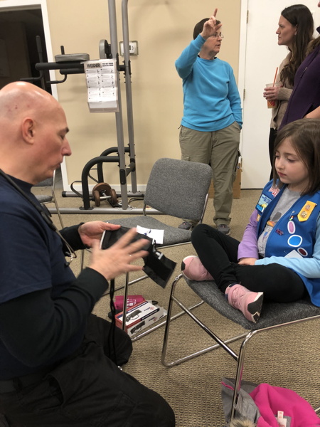 2019_winter_EMT/images_large/2019-3-23_emt_class_18.jpg
