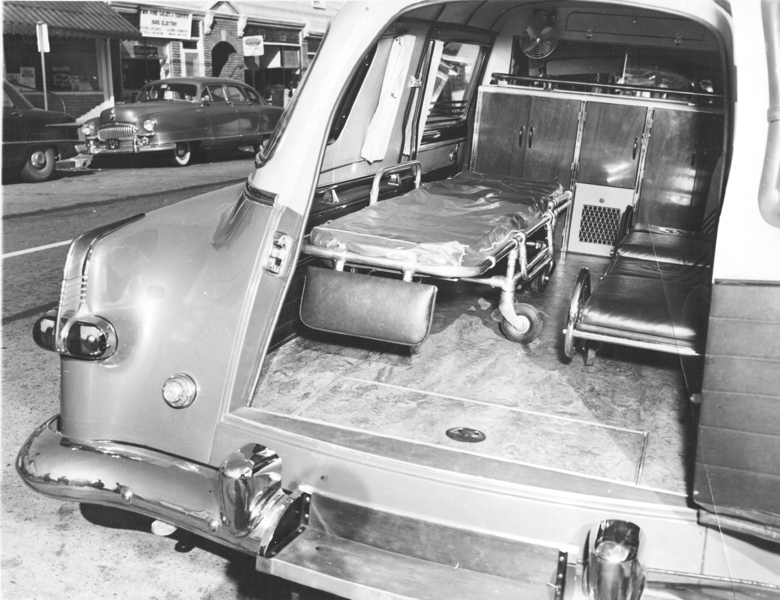 historic_photos/images_large/1961_packard_3.jpg