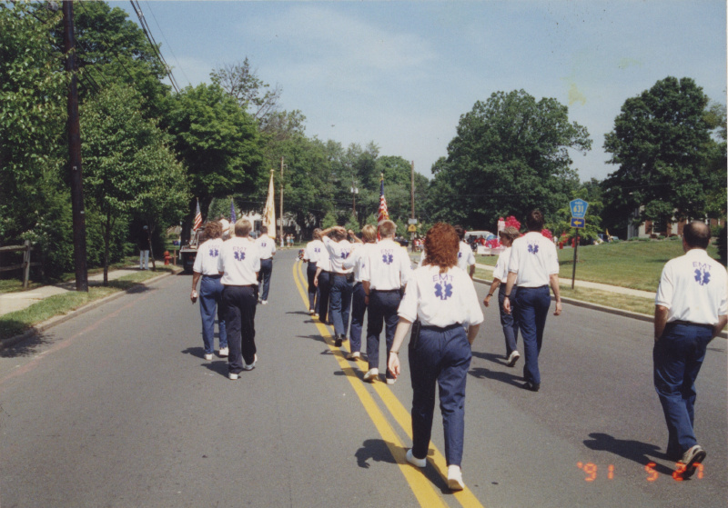 historic_photos/images_large/1991-5-27_parade_4_Dub_Bell_Andy_Kuivenhoven.jpg