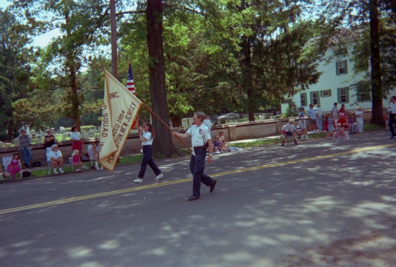 historic_photos/images_large/1994-5_parade_2_Guerard_Serotkin.jpg