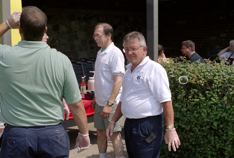 historic_photos/images_large/2003-9-1_hot_dog_1_Jim_Owens.jpg