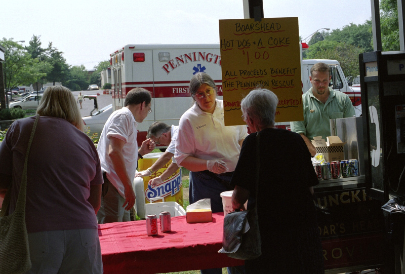historic_photos/images_large/2003-9-1_hot_dog_4_Bonnie_Jim_Owens_151-2.jpg