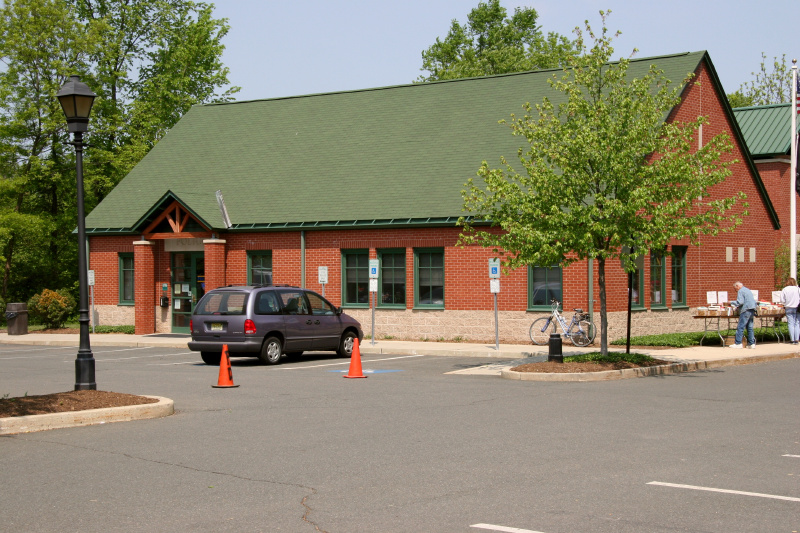 historic_photos/images_large/2005-5-14_10_Pennington_day_boro_hall.jpg