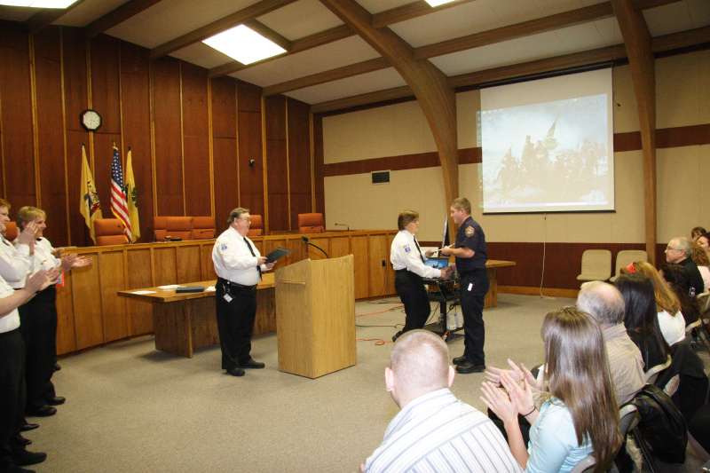 ../historic_photos/images_large/2007-11-17_EMT_class_3_Dan_Boone_Cindy_Orlandi.jpg